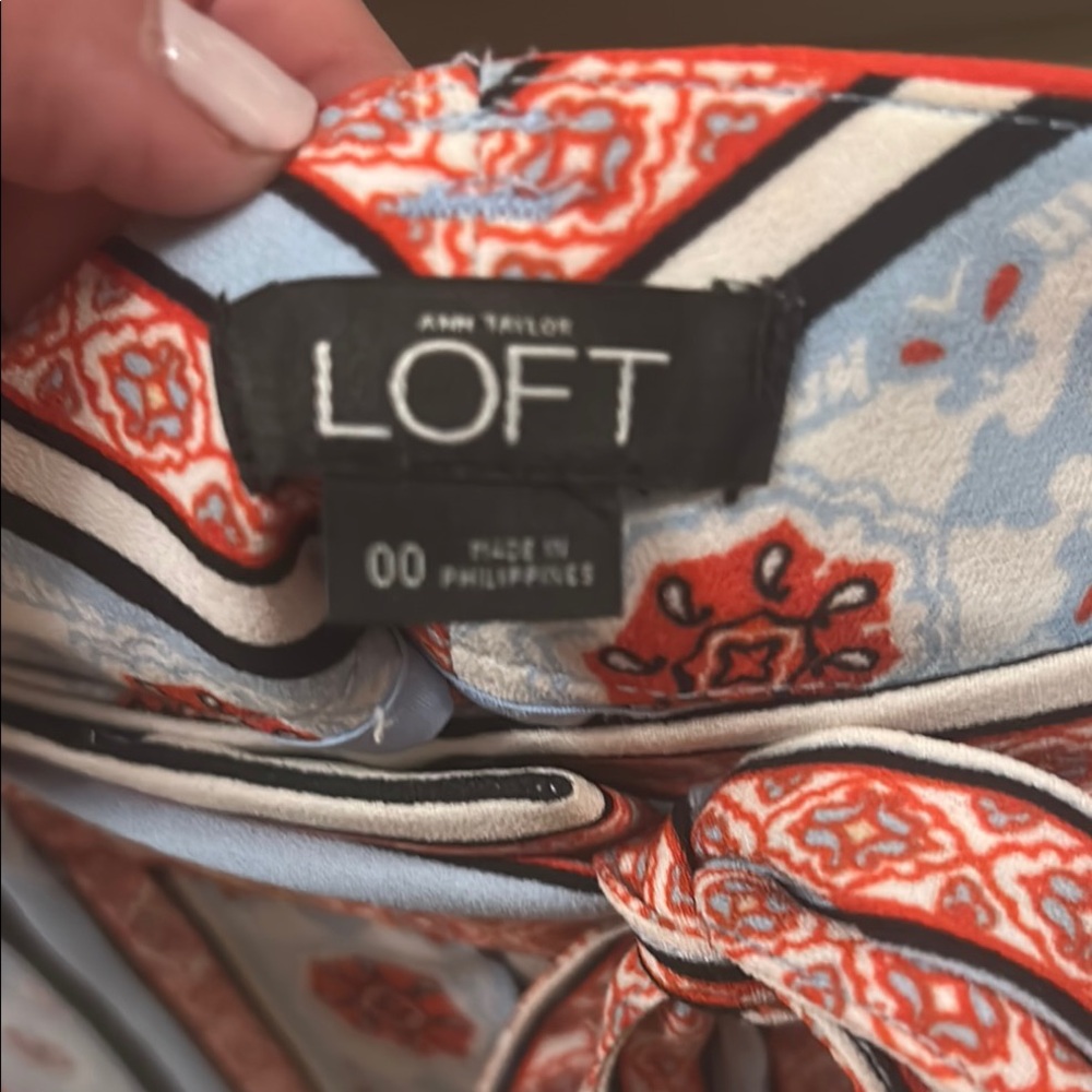 LOFT Shorts - Picture 2 of 4